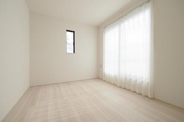 【 居室 / 6帖 】