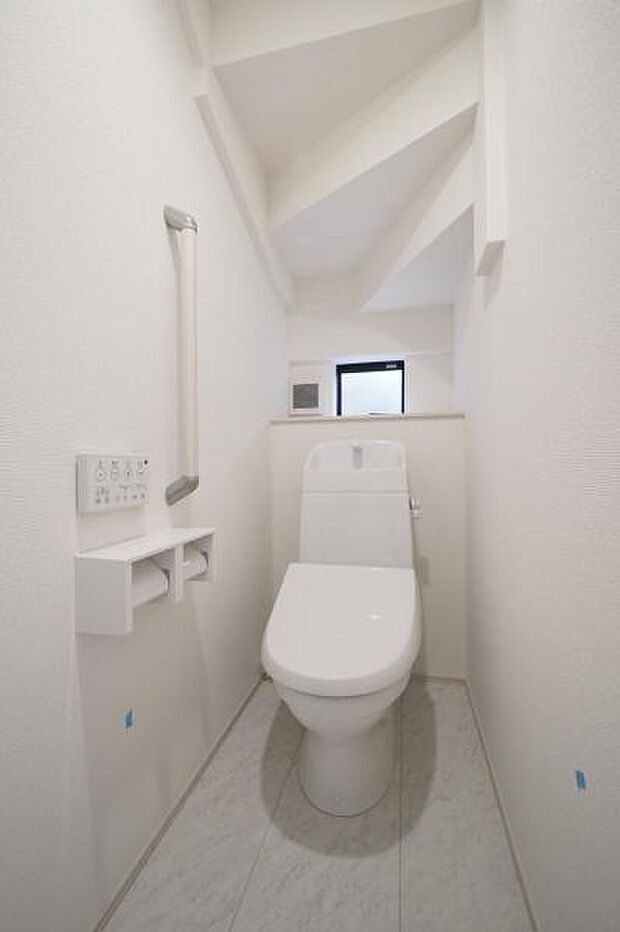 【 トイレ / 各階 】