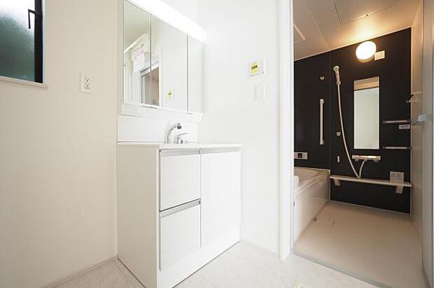 【　洗面室　】