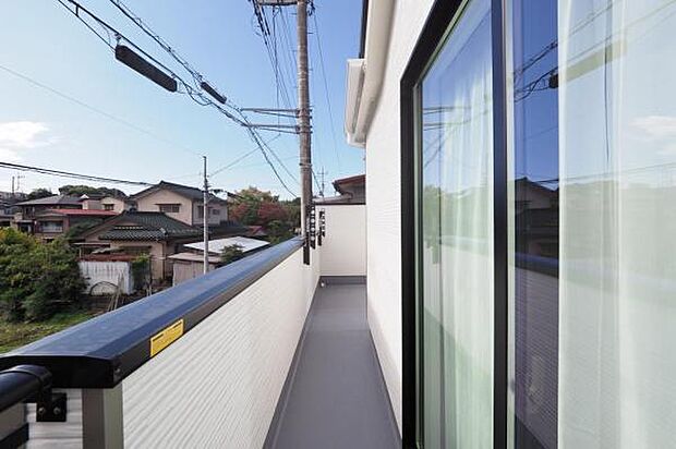 【 バルコニー 】