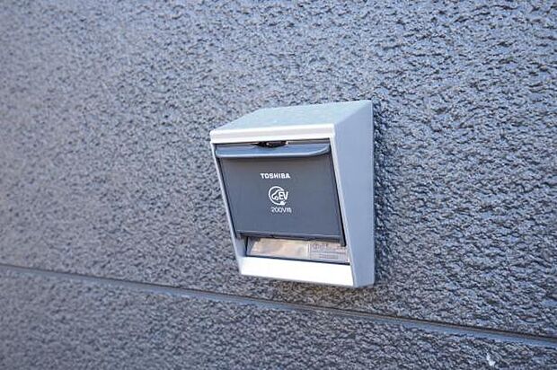 【　EV車充電コンセプト　】 自宅で電気自動車の充電ができる便利な屋外コンセント付き