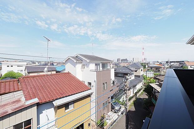 【 バルコニー 】開放感あふれる3階バルコニーからの眺望