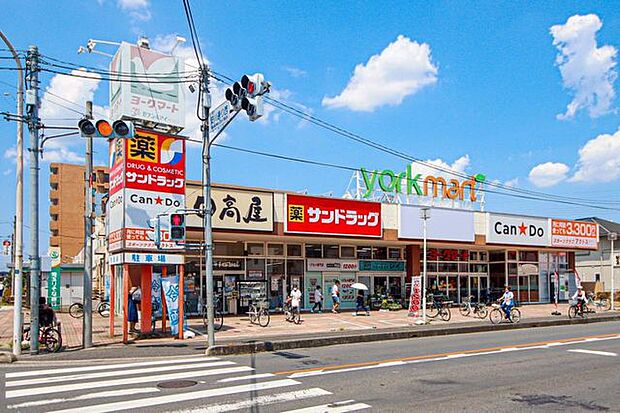 ヨークマート 入間店 657m