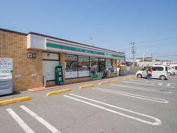 ローソンストア100入間下藤沢店 徒歩5分。 350m