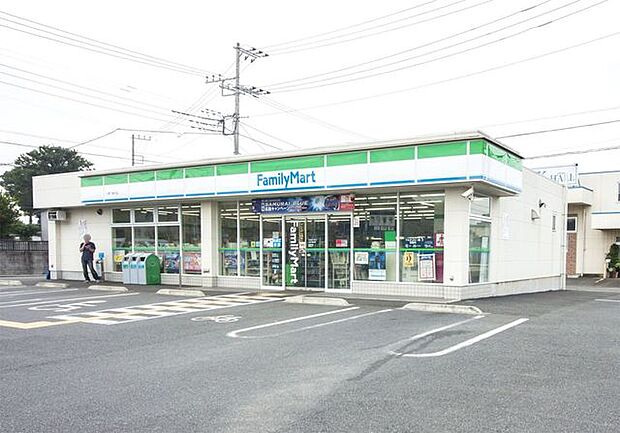 ファミリーマート 入間下藤沢店 718m