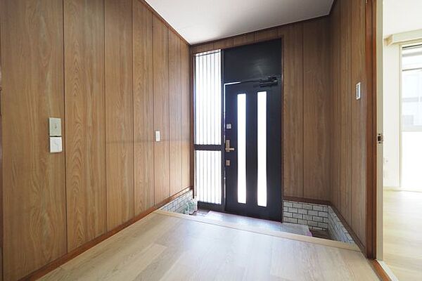 玄関を拡大表示