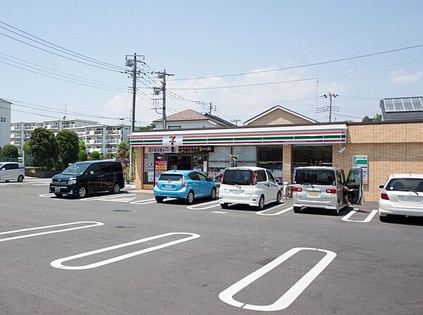 セブンイレブン入間市東町3丁目店 徒歩6分。 420m