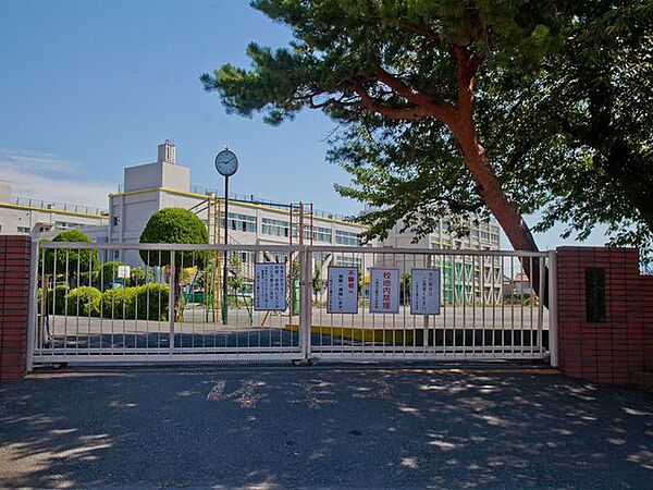 入間市立藤沢小学校 徒歩19分。 1460m