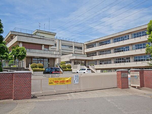 入間市立新久小学校 徒歩5分。 350m