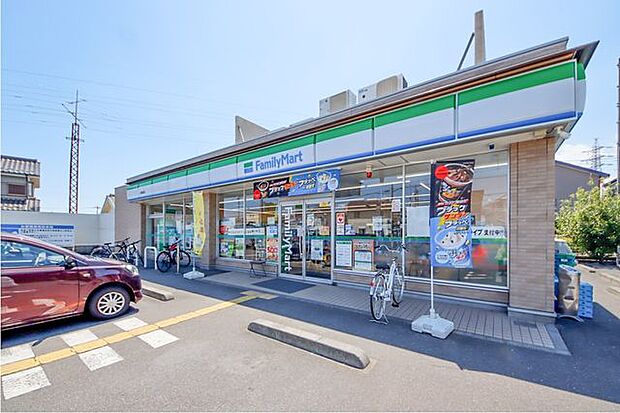 ファミリーマート入間東町店 430m
