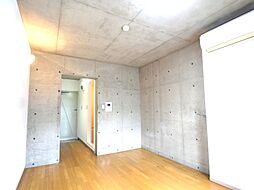 グレース成城I A102 1階ワンルームのリビング/ダイニング