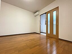 フラットあけぼの 102 1階1Kのリビング/ダイニング