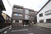  築9年5ヶ月 3階建の賃貸物件