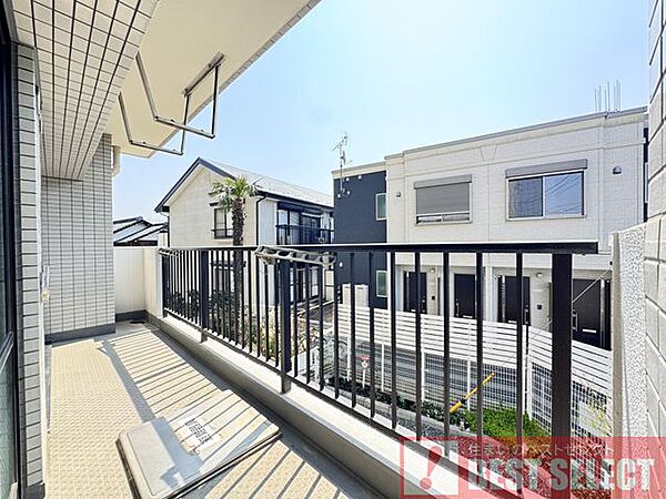 ■毎日のお洗濯も楽しくなりそうな南向きバルコニー