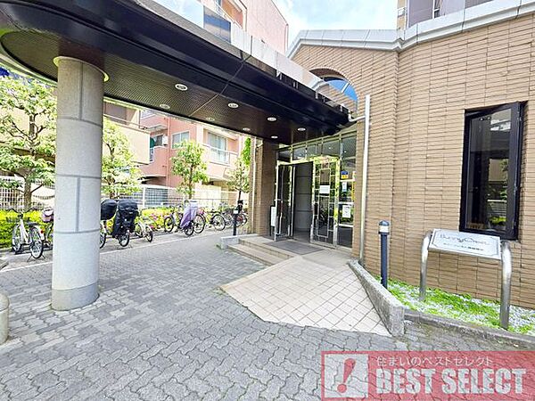 ■近くにあると便利な「ファミリーマートさいたま根岸五丁目店」まで徒歩約1分