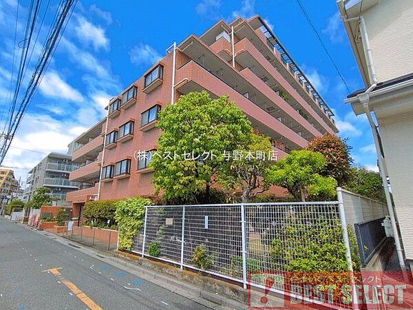 ■たっぷりの陽光と心地よい風が舞い込む南西向き角部屋