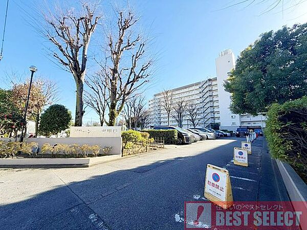 ■26時まで営業の「ビッグ・エー中青木店」徒歩約4分。仕事帰りや急な買い物にも安心です