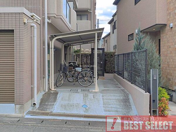 ■駐輪場（1住戸2台まで無償）