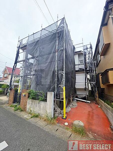 ■前面道路は北東側約6．0m公道で車庫入れもスムーズ