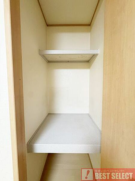 ■用途多彩でキッチン用品もスッキリ。あると嬉しい「パントリー」