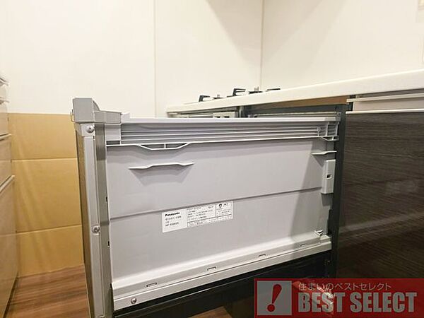 ■食後の後片付けに追われる時間を減らし、家族との団らんや自分時間も増やせる頼もしい「食洗機」付