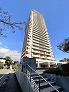 西宮駅より徒歩8分 27階 築28年5ヶ月の賃貸物件