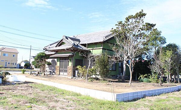 土地１８６坪　広い庭でガーデニング