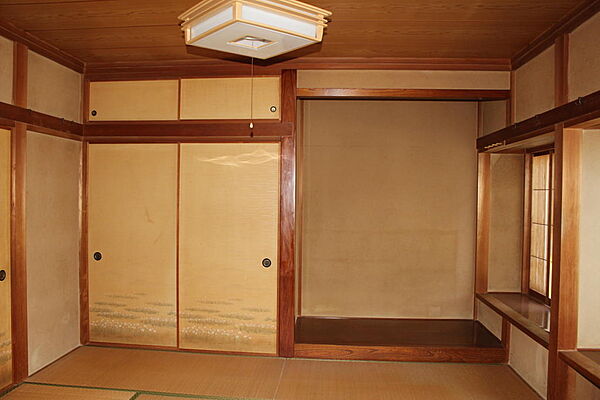 天袋のある押入、床の間付き