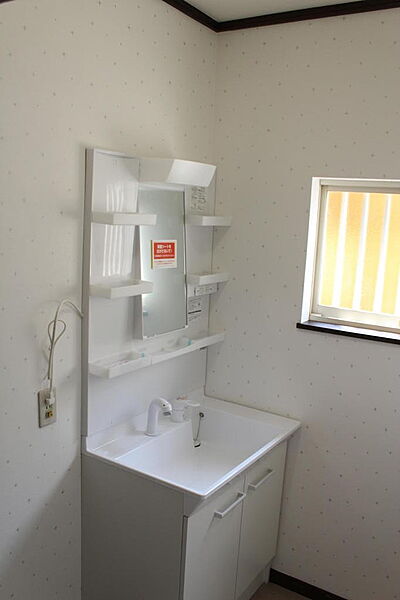 新調された洗面化粧台