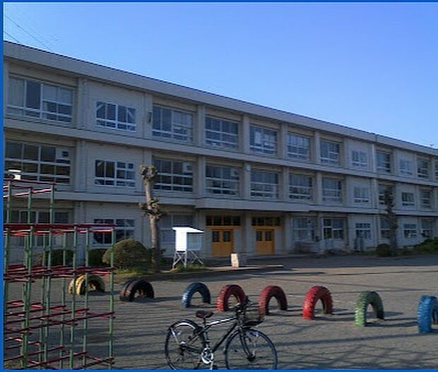 川村小学校