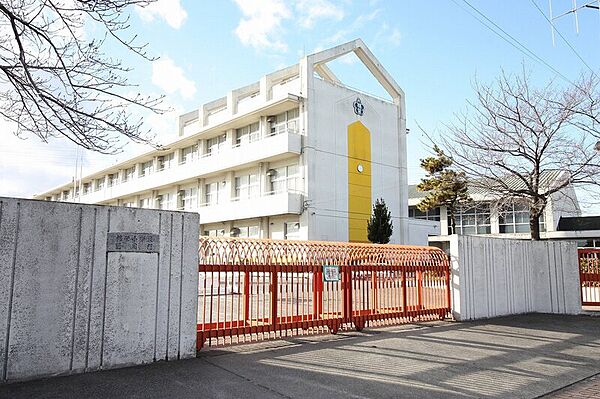 画像21:清須市立桃栄小学校 120m