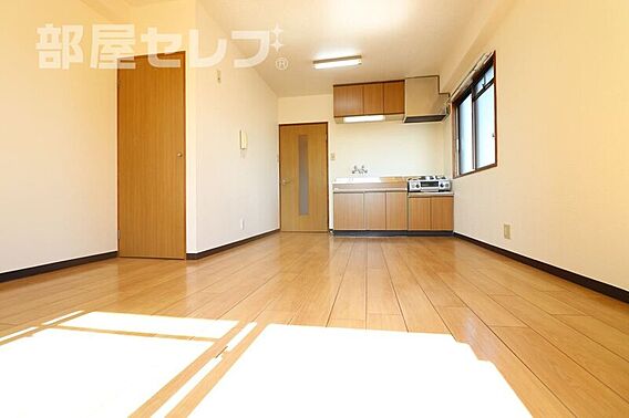 プチファミーユ_内装_3