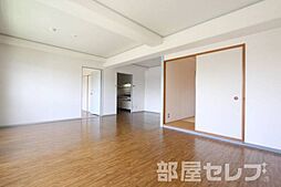 グランドミール中小田井 4階3LDKのリビング/ダイニング