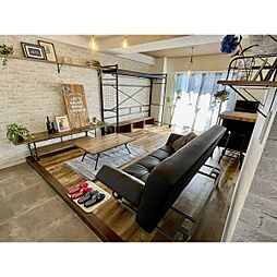 ザ・スクエア 2階ワンルームのリビング/ダイニング