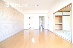 エクセレンス志賀本通 8階3LDKのリビング/ダイニング