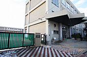 枇杷島小学校 537m