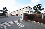 愛知県立西春高校 588m