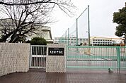 名古屋市立大曽根中学校 1258m