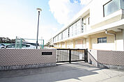 五条小学校 539m