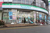 ファミリーマート東大曽根町店 162m