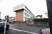 白木小学校 788m