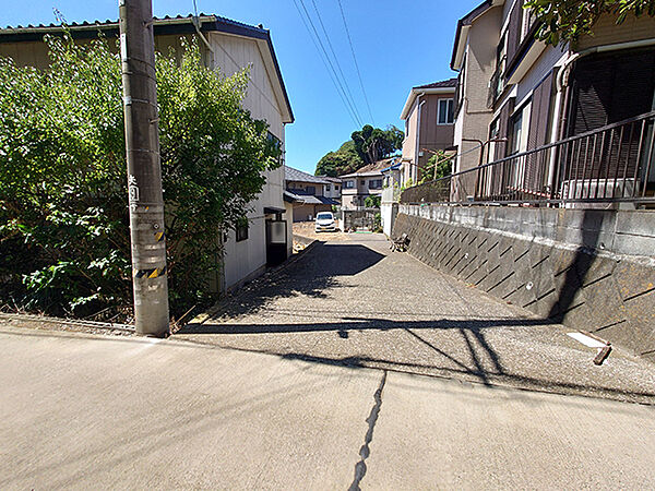 公道から見た共有通路です。