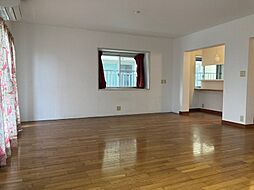 コーポ下鶴間8号棟 2LDKのリビング/ダイニング