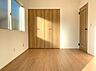 その他：洋室5.2畳（別角度より撮影）