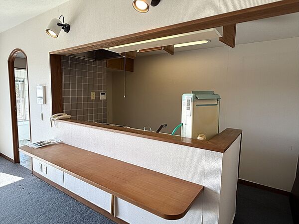 キッチン（別角度側より撮影）