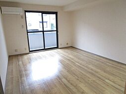 ラ・グランドゥール 1階2LDKのリビング/ダイニング