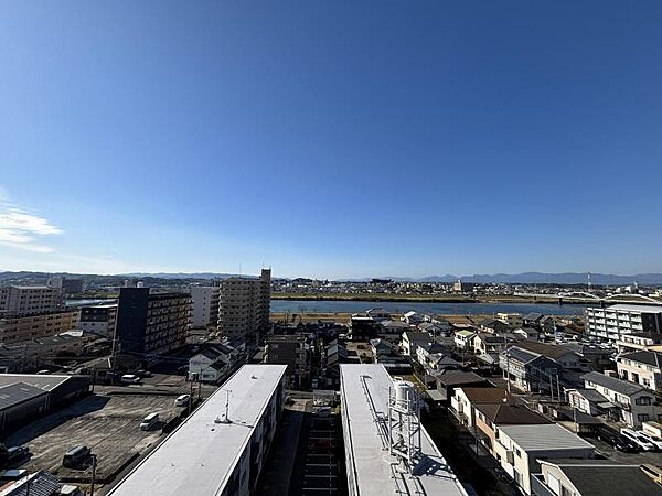 大淀川が望める開放感が魅力の景色です。