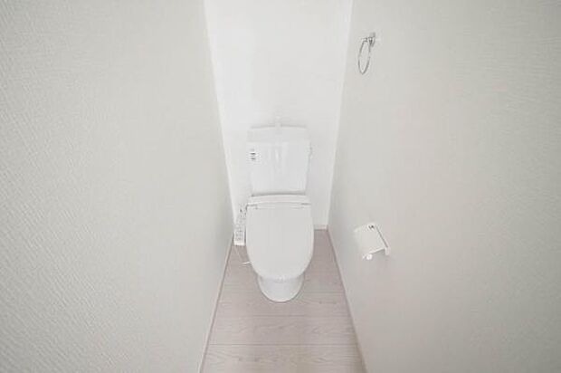 ■トイレ■　ウォシュレット付き温水洗浄便座（2階）