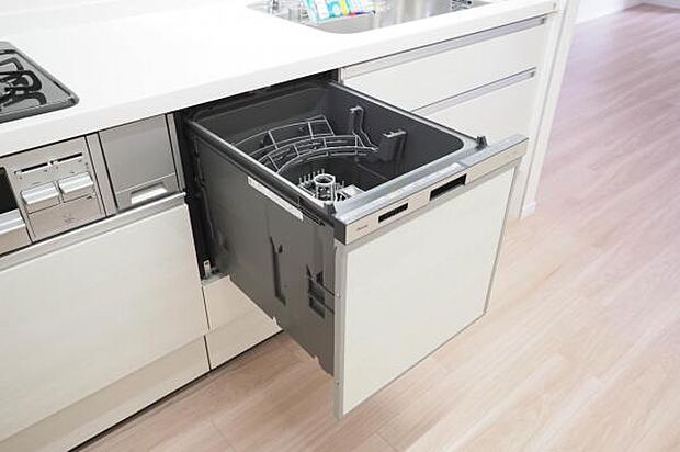 ■食洗器■　システムキッチン内蔵型の食洗器のため、設置場所に困らず省スペースを実現