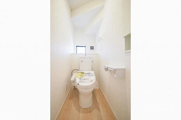 【　トイレ　／　各階　】